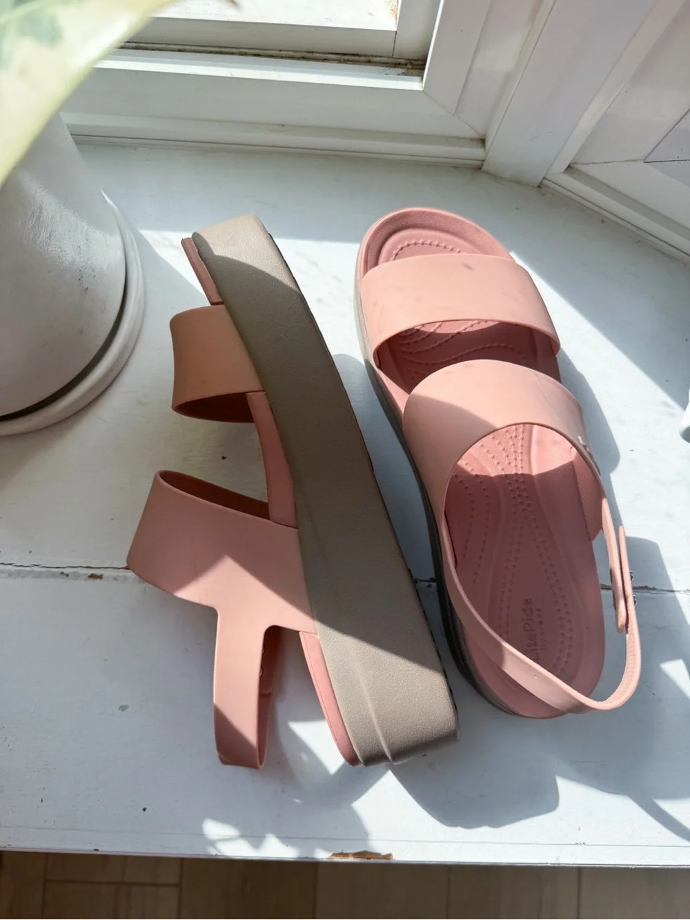 Crocs Brooklyn low wedge